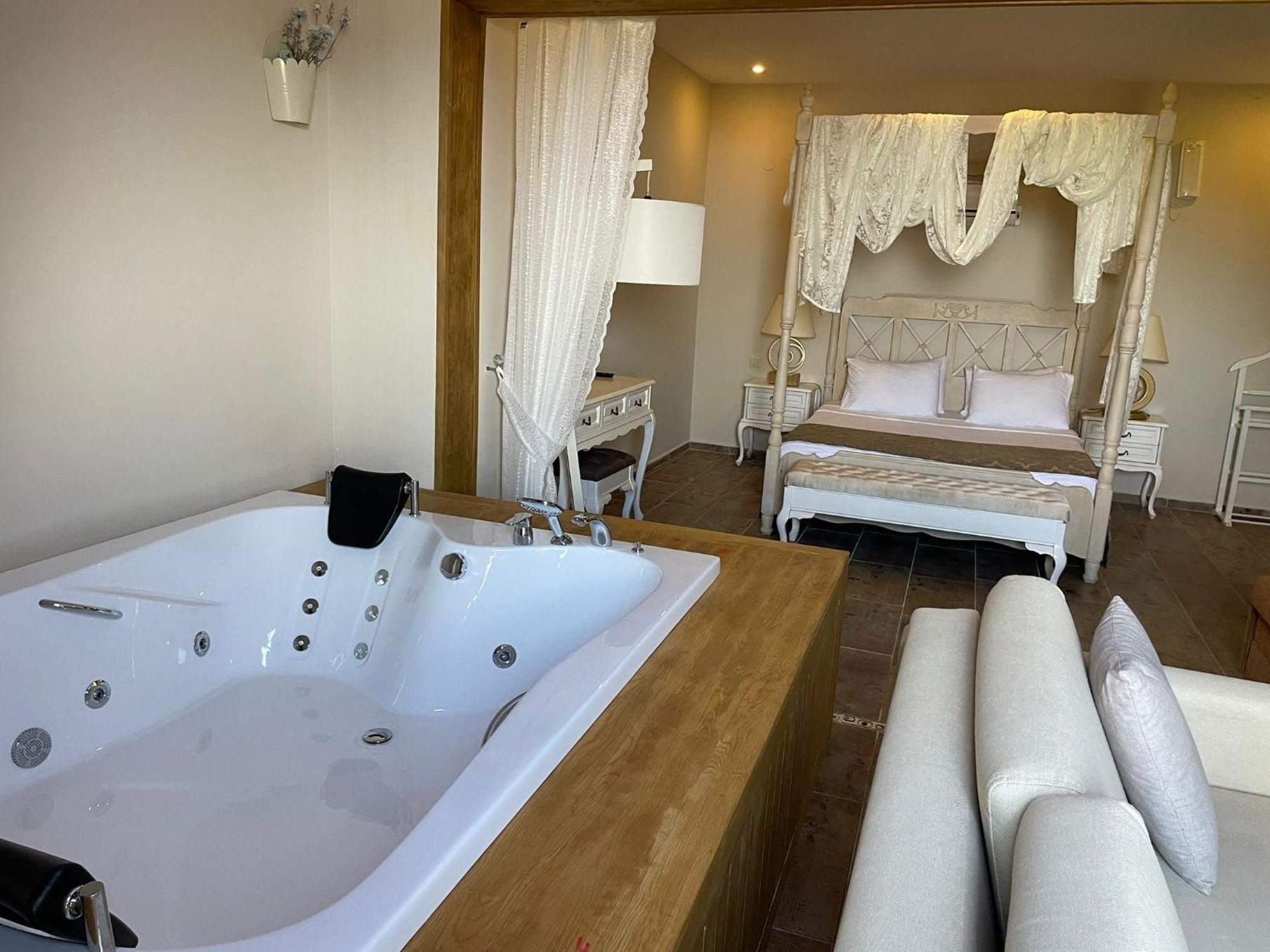 Alya Villa Butik Hotel Turunç Buitenkant foto